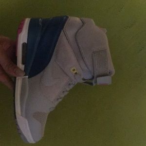 Woman Nike Air Revolution sneaker